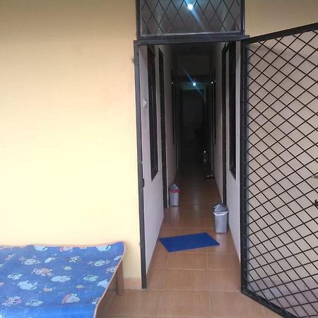 Danyshom Hotel Cikarang Exterior foto